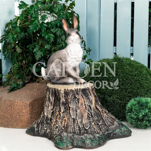 Фигура для сада Заяц на пне серый полистоун F07062-Gray - фото 64150