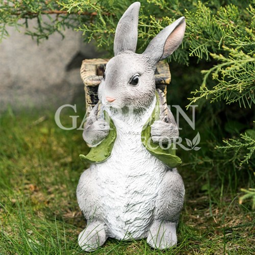 Фигура для сада Зайчик с рюкзачком серый U09092-Gray - фото 64990