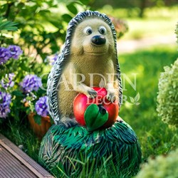 Крышка декоративная для маскировки садовых коммуникаций Ёж с яблоком U09174
